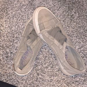 Super comfy blow gosh slip-ons